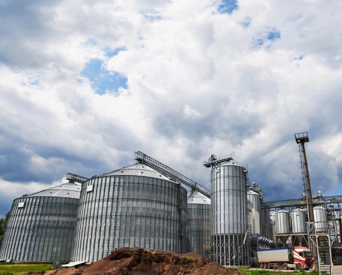 Usinas sucroalcooleiras atendidas pela Rostec com soluções em fixação industrial