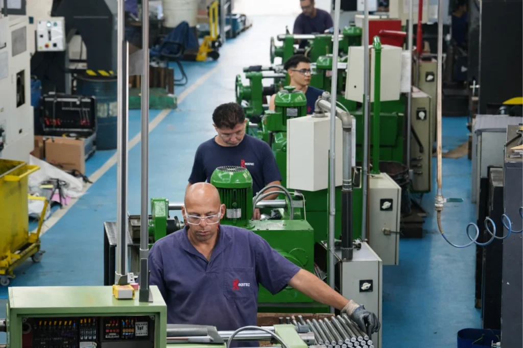Produtos Rostec confeccionados em tornos CNC e laminados de rosca